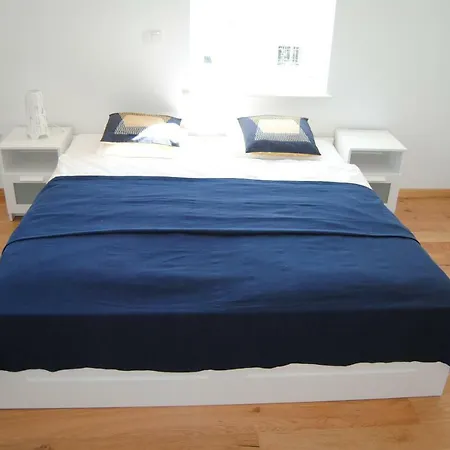 With Free Parking Apartment