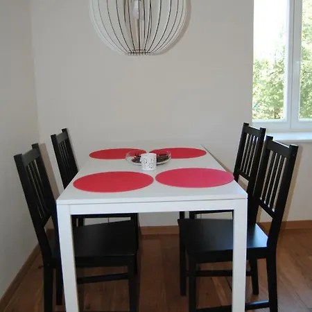 Apartment With Free Parking